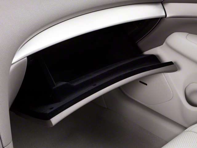 2010 INFINITI G37 Sedan x