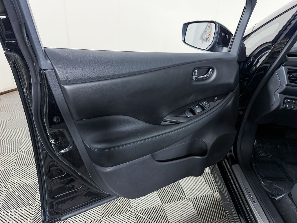 2023 Nissan Leaf SV Plus