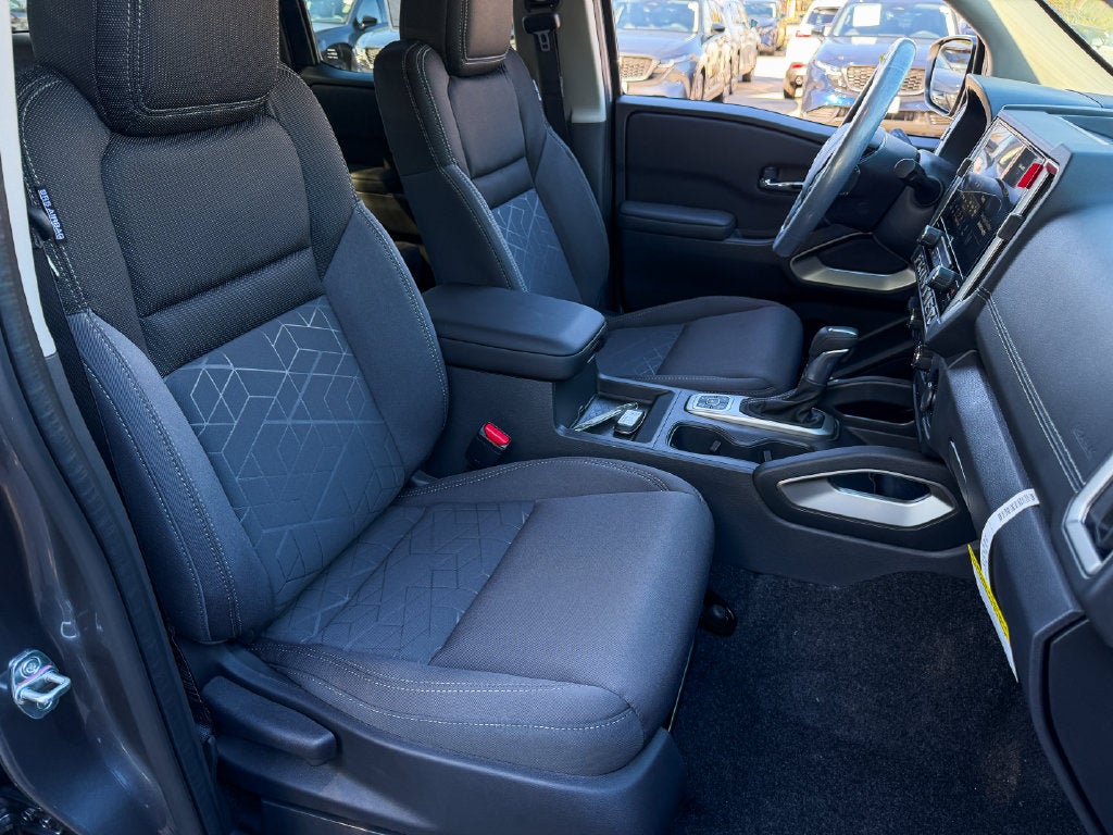 2027 Nissan Frontier SV