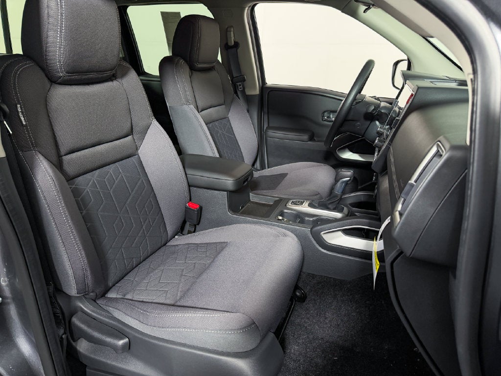 2027 Nissan Frontier SV