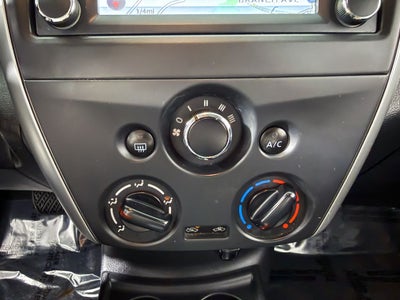 2015 Nissan Versa 1.6 SL