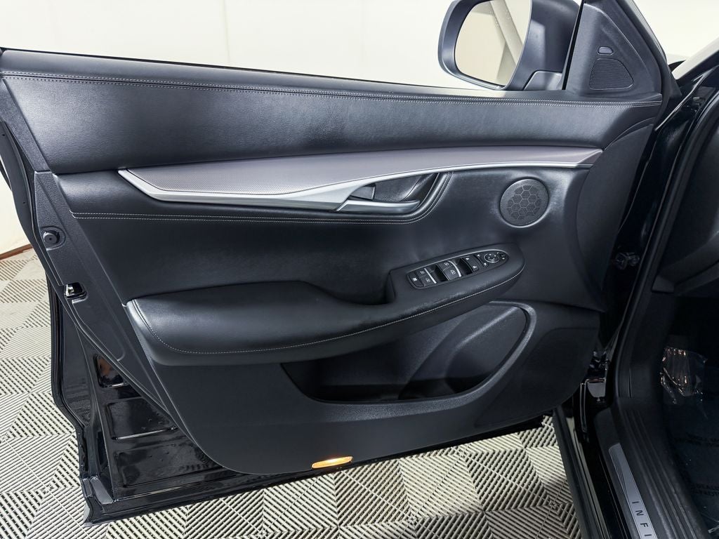 2023 INFINITI QX55 LUXE