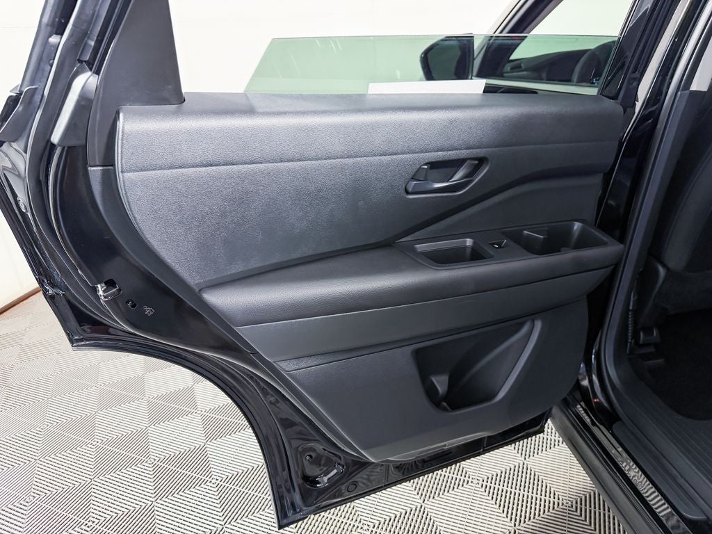 2024 Nissan Pathfinder S