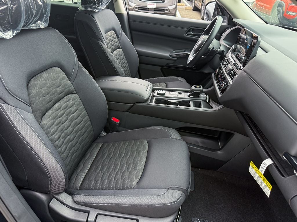 2025 Nissan Pathfinder S