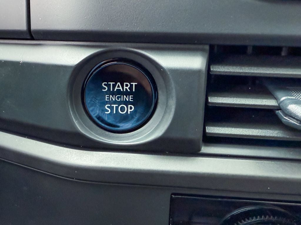 2025 Nissan Pathfinder S