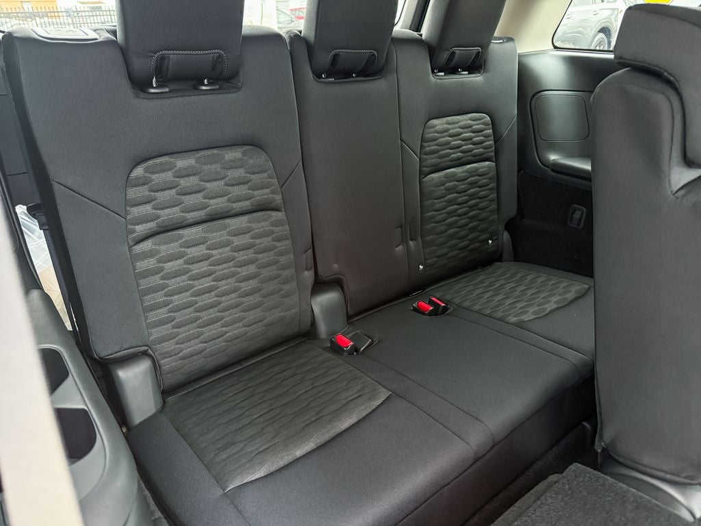 2025 Nissan Pathfinder S