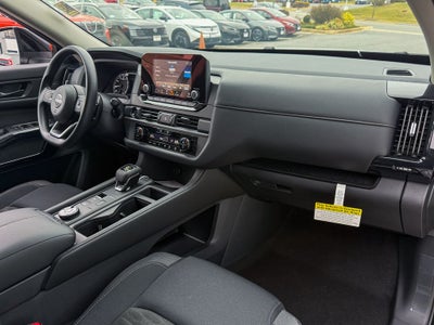 2025 Nissan Pathfinder S