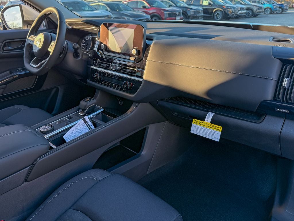 2025 Nissan Pathfinder SV