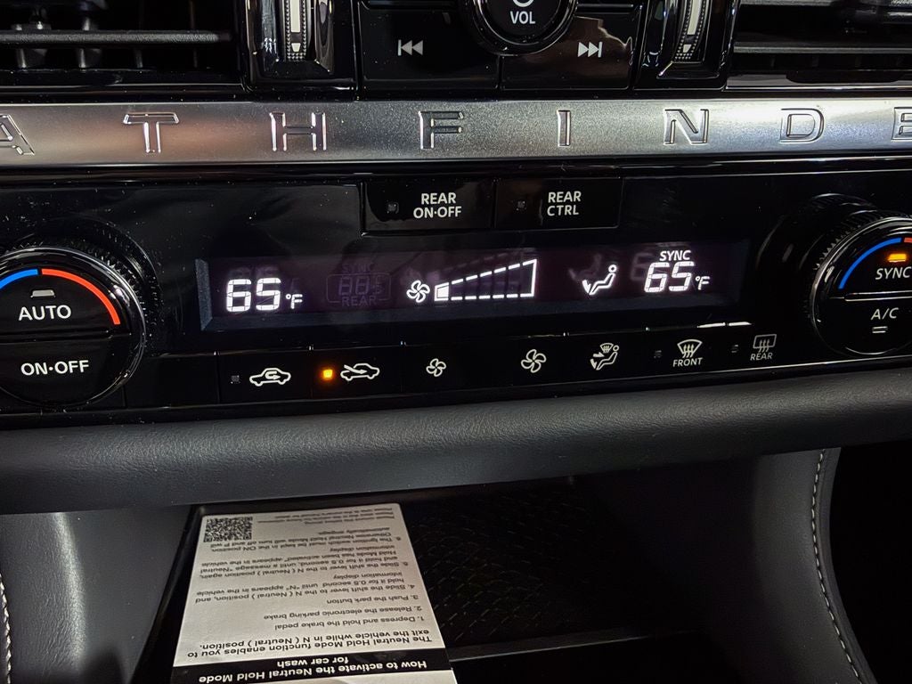 2026 Nissan Pathfinder SV