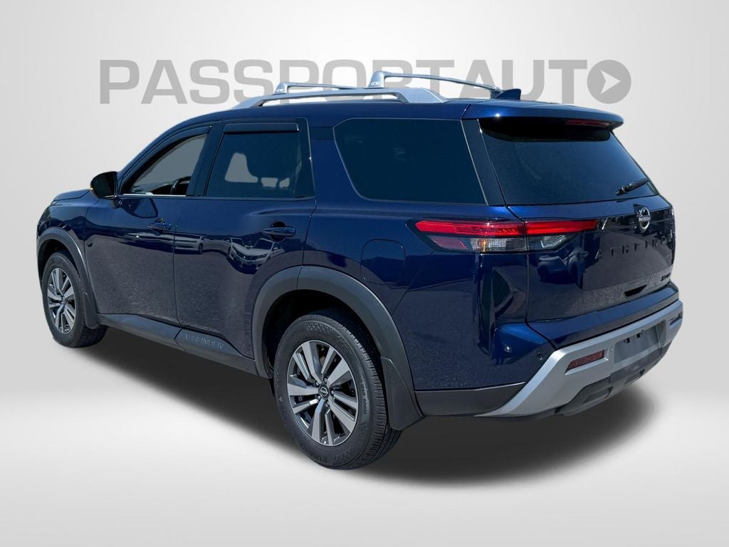 2024 Nissan Pathfinder SL