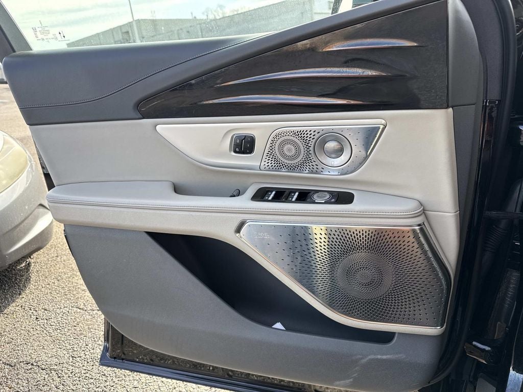 2025 Lincoln Nautilus Reserve