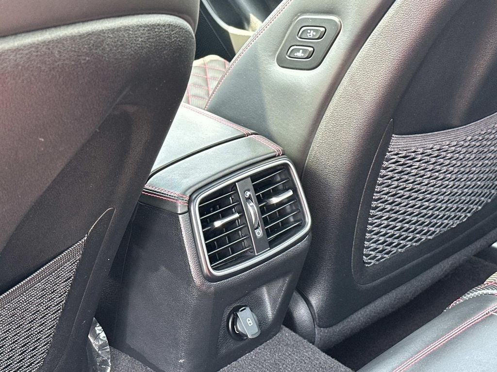 2023 Genesis G70 3.3T Sport Prestige Package (04)