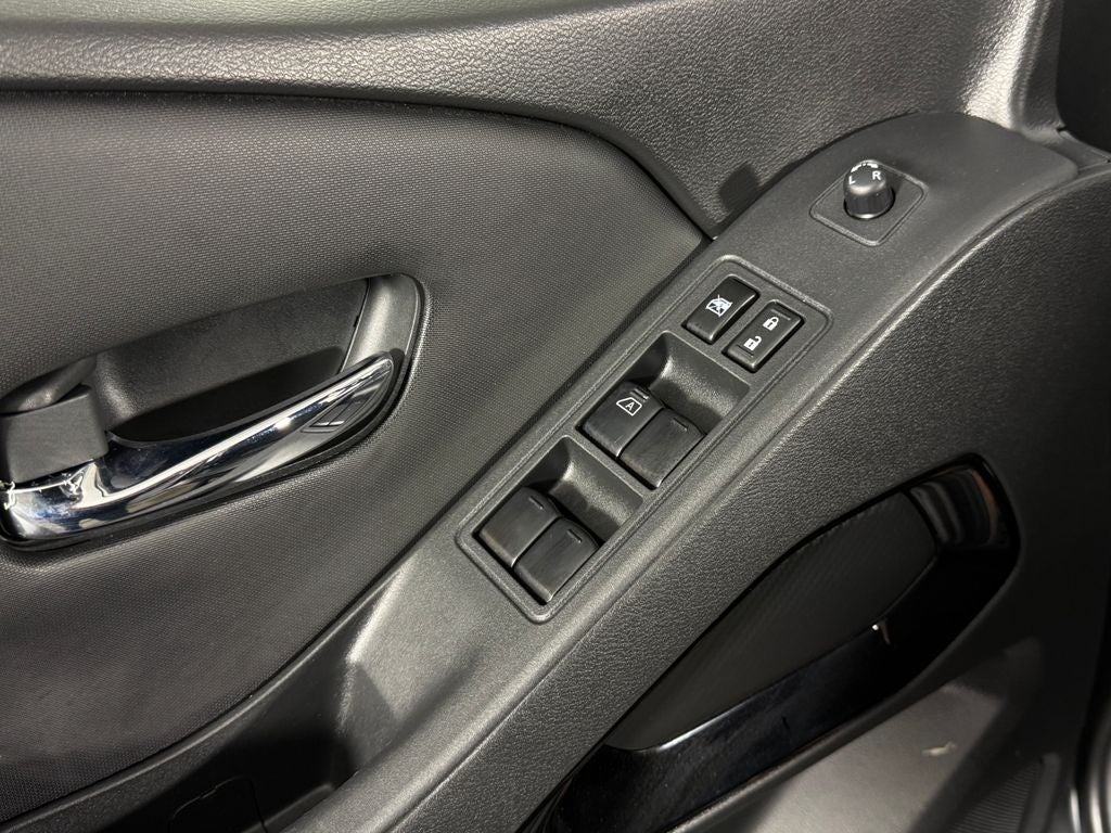 2023 Nissan Frontier SV Midnight Edition