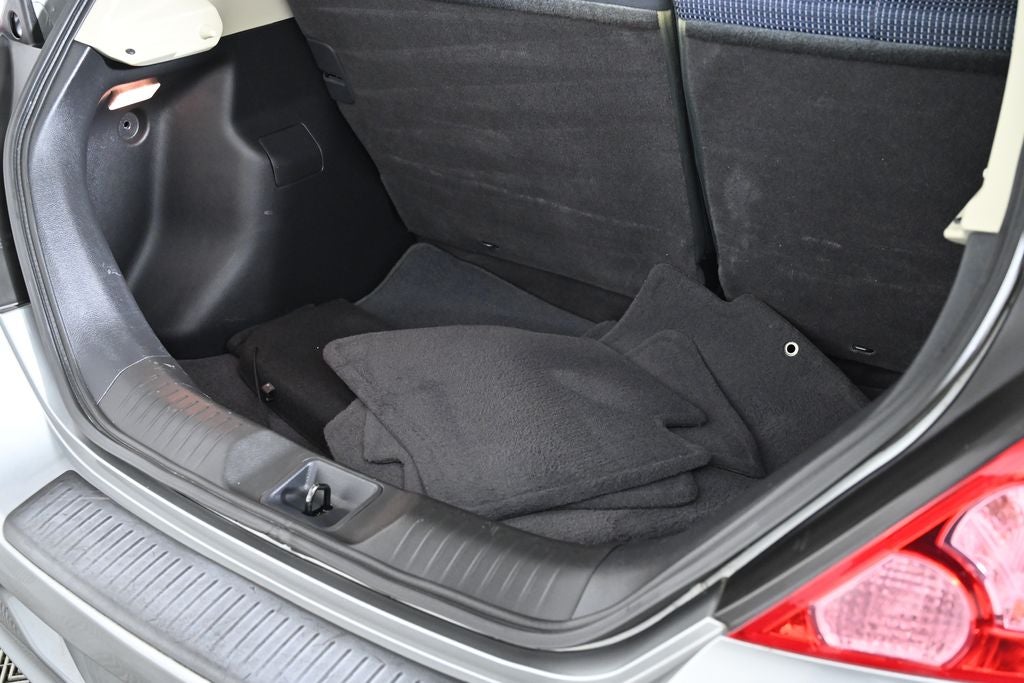 2012 Nissan Versa 1.8 SL
