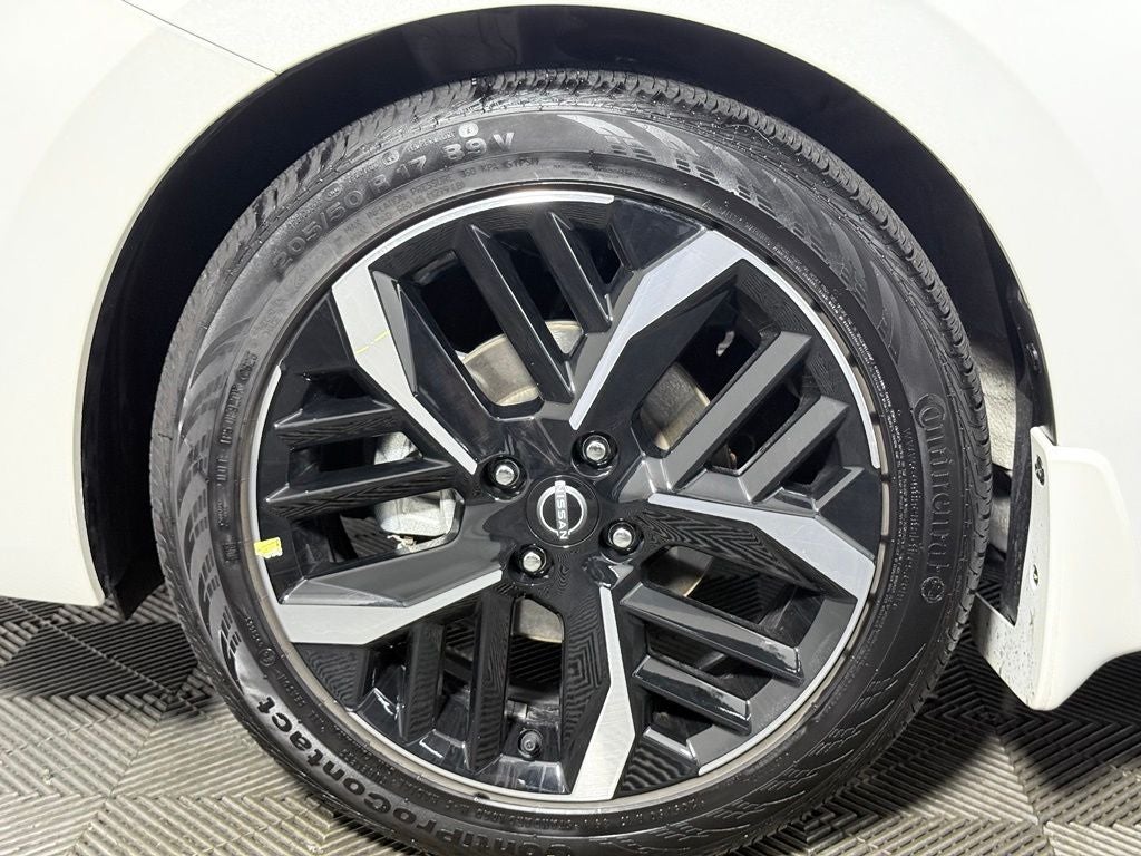 2025 Nissan Versa 1.6 SR