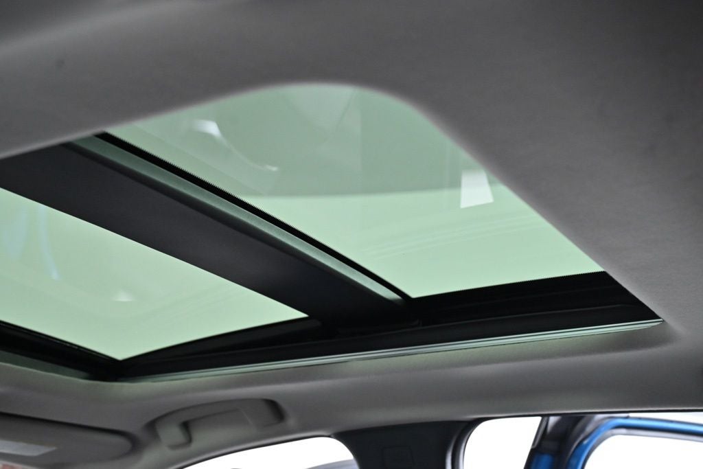 2025 Nissan Kicks SR Nissan Certified