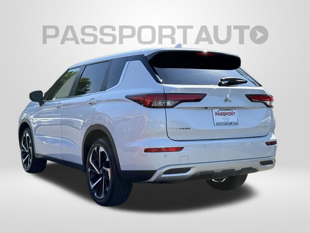2023 Mitsubishi Outlander SE