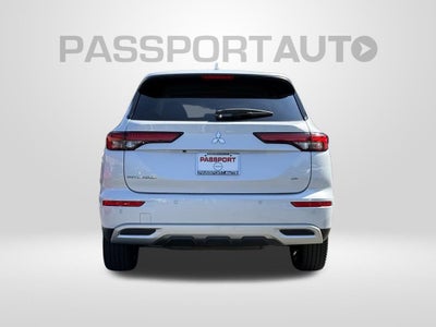 2023 Mitsubishi Outlander SE