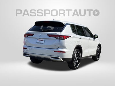 2023 Mitsubishi Outlander SE