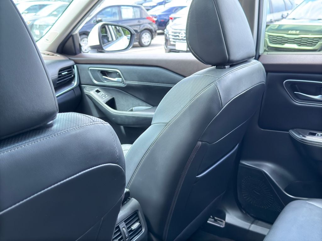 2023 Nissan Rogue Platinum Certified Select