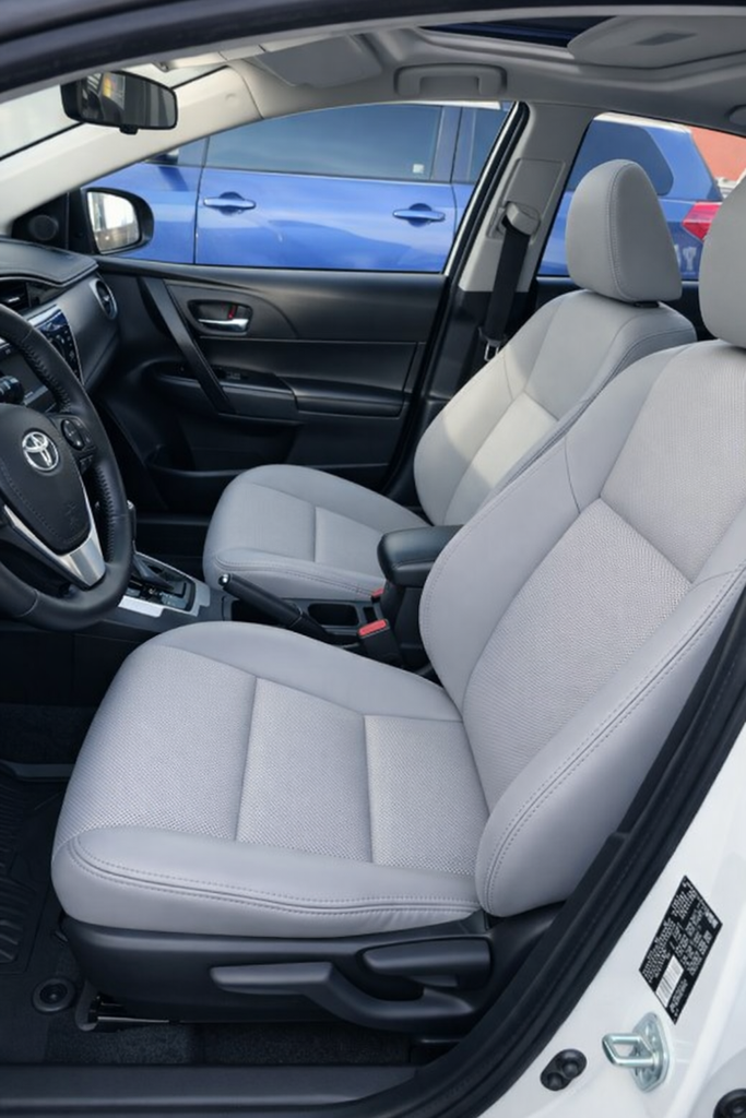 2018 Toyota Prius c Four