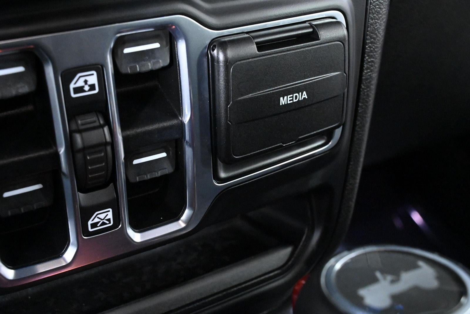 2020 Jeep Wrangler Unlimited Sahara Altitude
