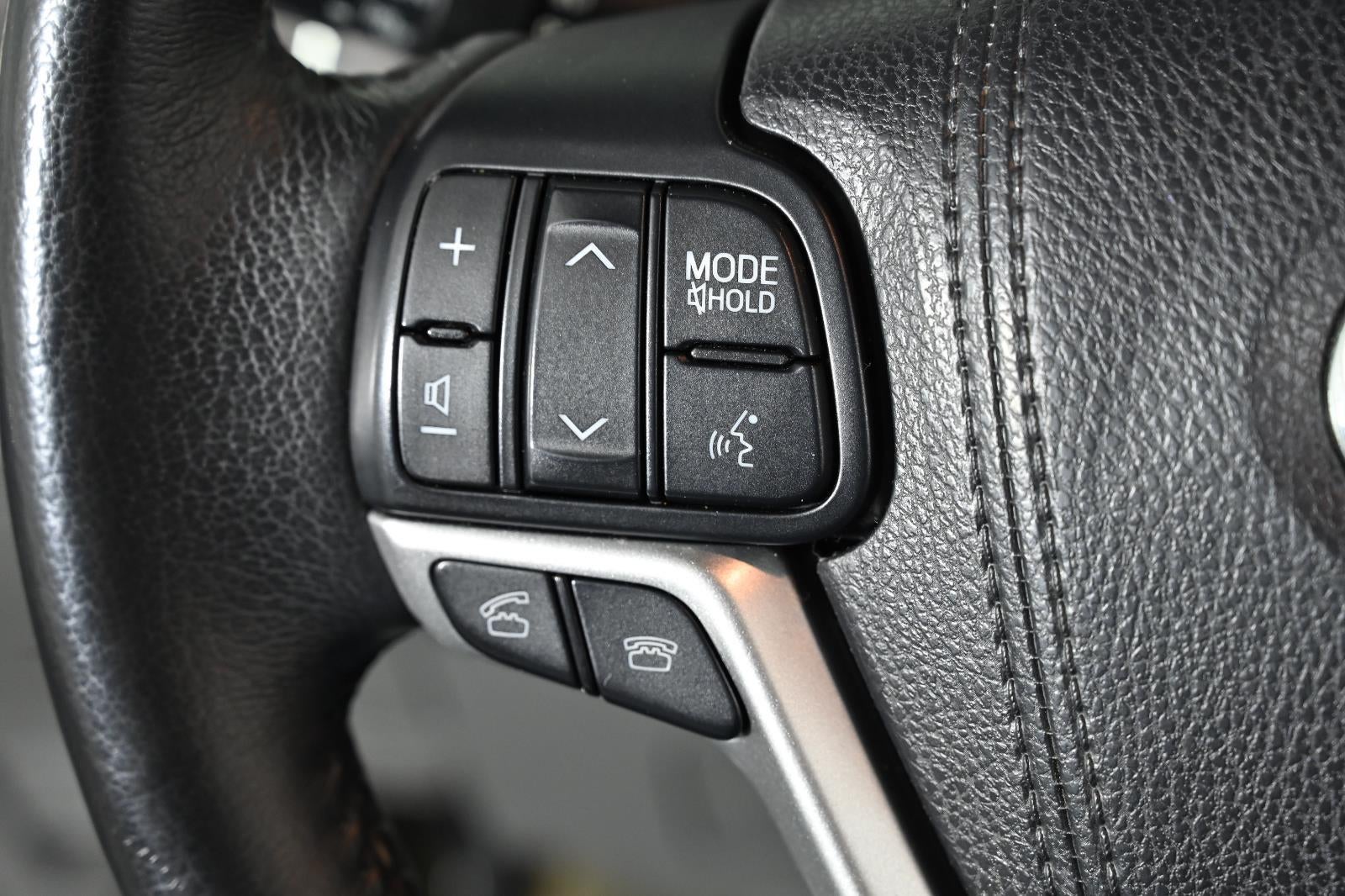 2017 Toyota Sienna XLE 8-Passenger