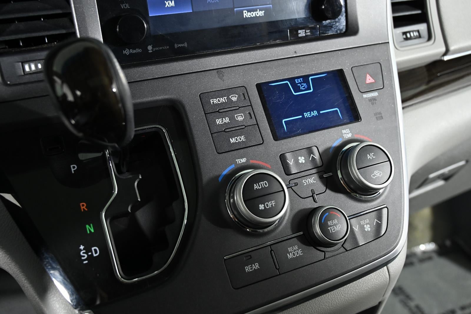 2017 Toyota Sienna XLE 8-Passenger