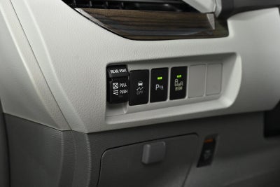 2017 Toyota Sienna XLE 8-Passenger