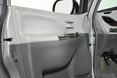 2017 Toyota Sienna XLE 8-Passenger