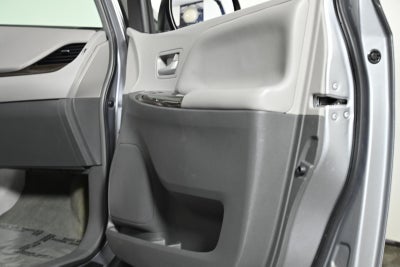 2017 Toyota Sienna XLE 8-Passenger