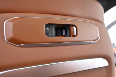 2023 BMW X7 M60i