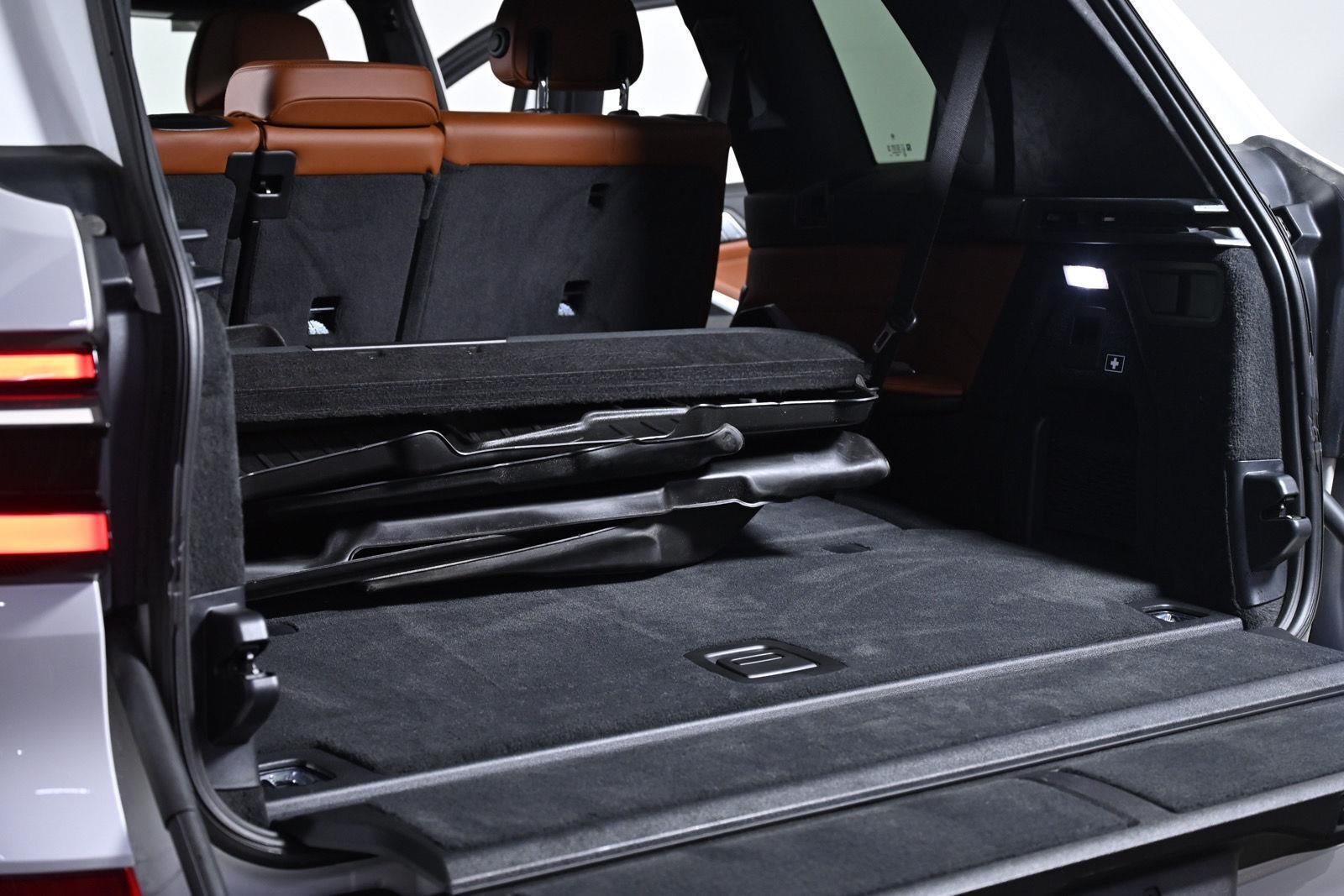 2023 BMW X7 M60i