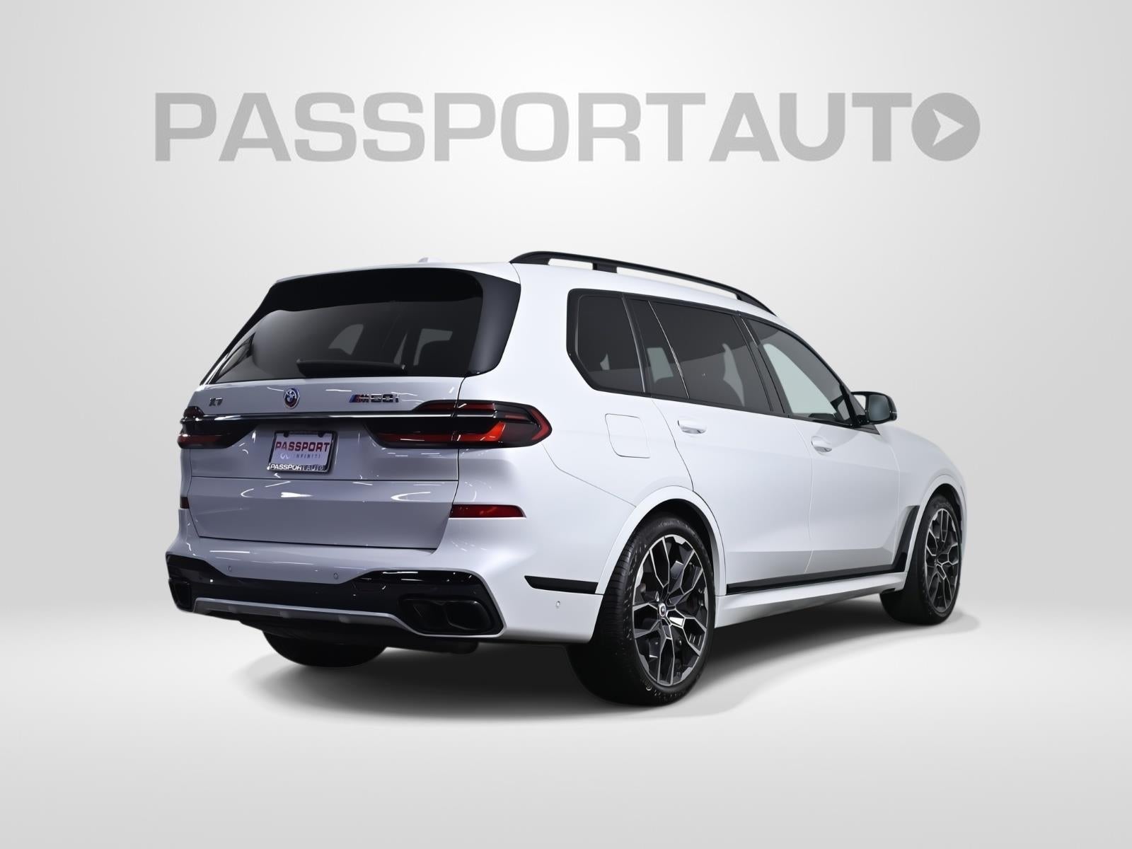 2023 BMW X7 M60i