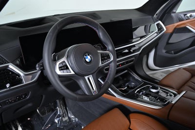 2023 BMW X7 M60i