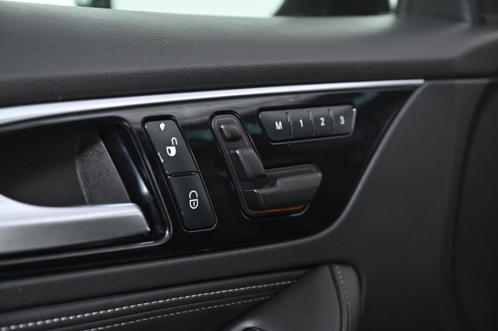 2019 INFINITI QX30 LUXE