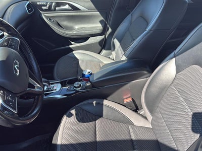 2019 INFINITI QX30 LUXE