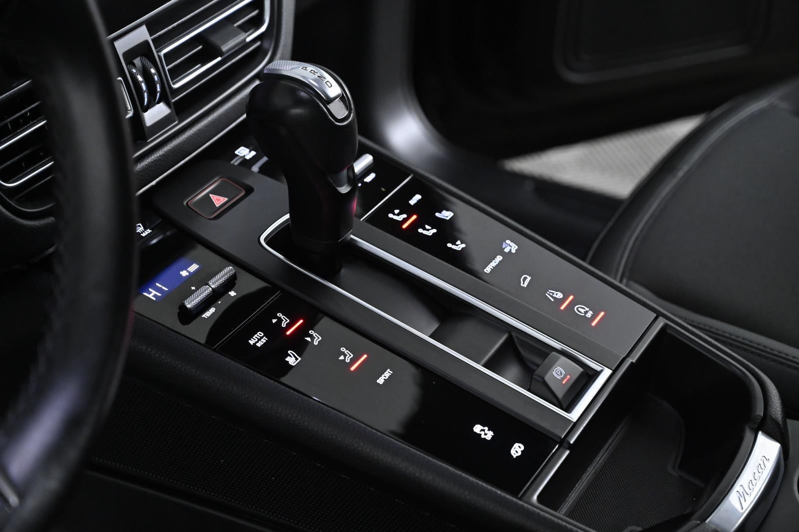 2022 Porsche Macan AWD