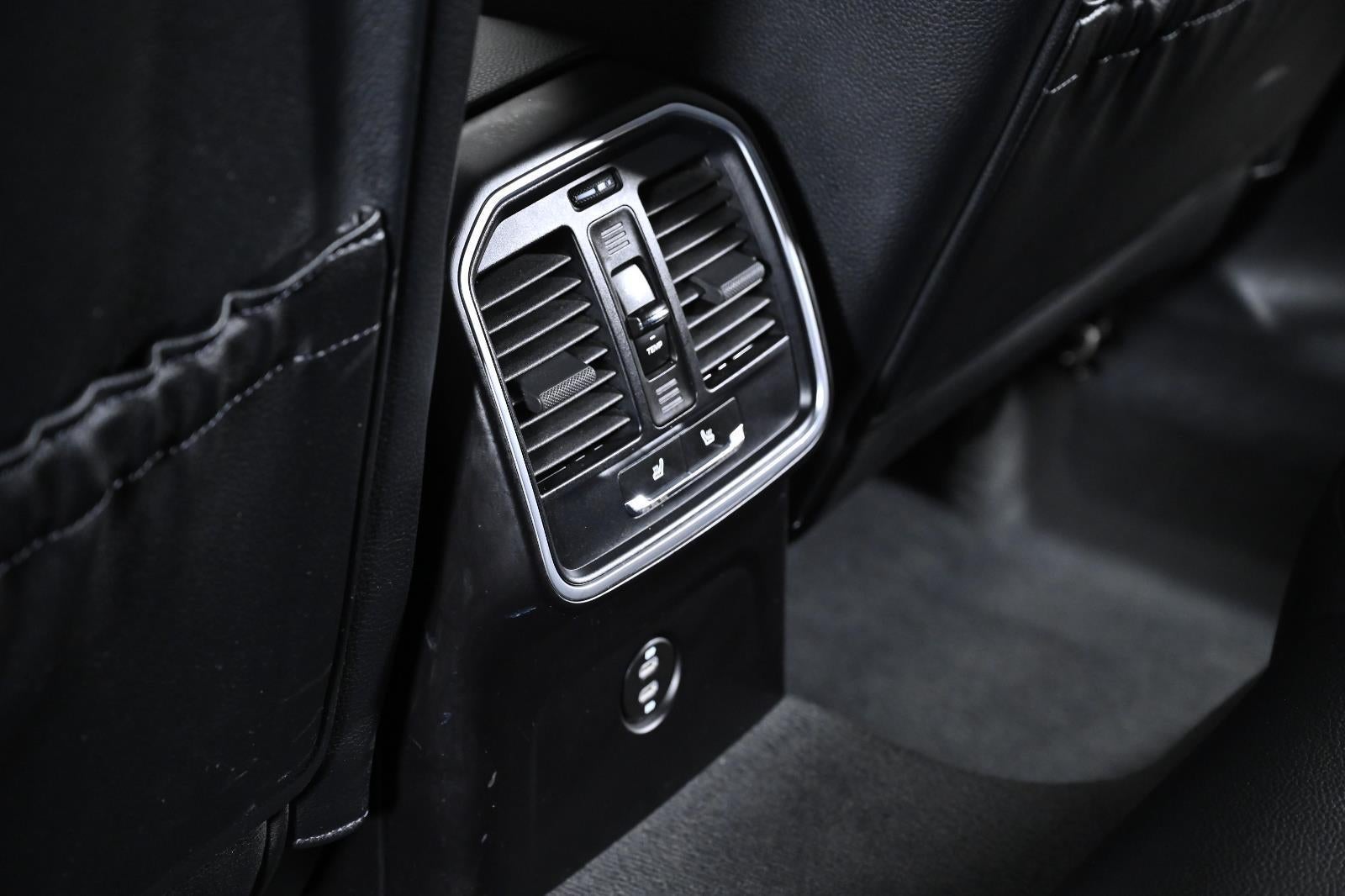 2022 Porsche Macan AWD