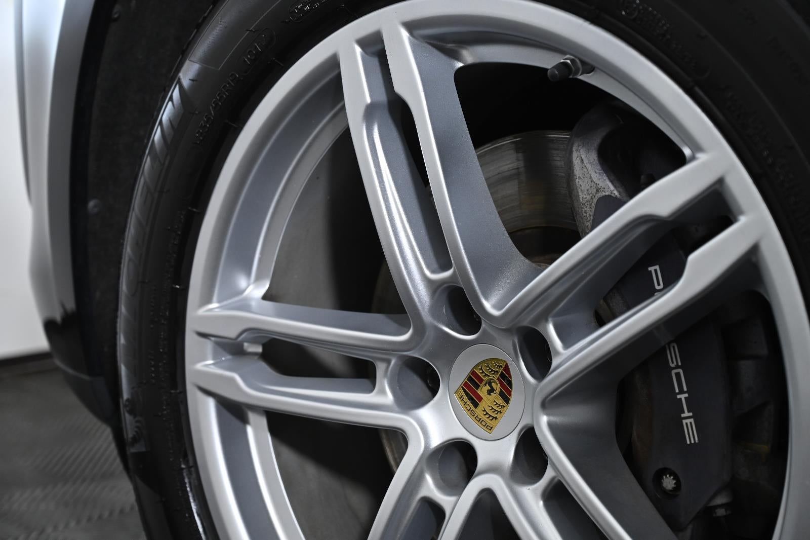 2022 Porsche Macan AWD