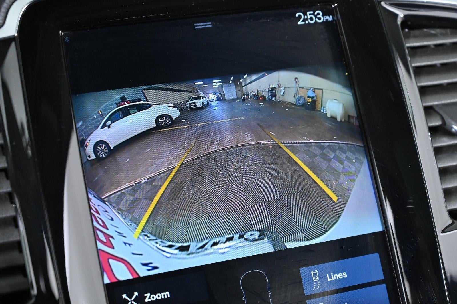 2022 Volvo XC90 Momentum