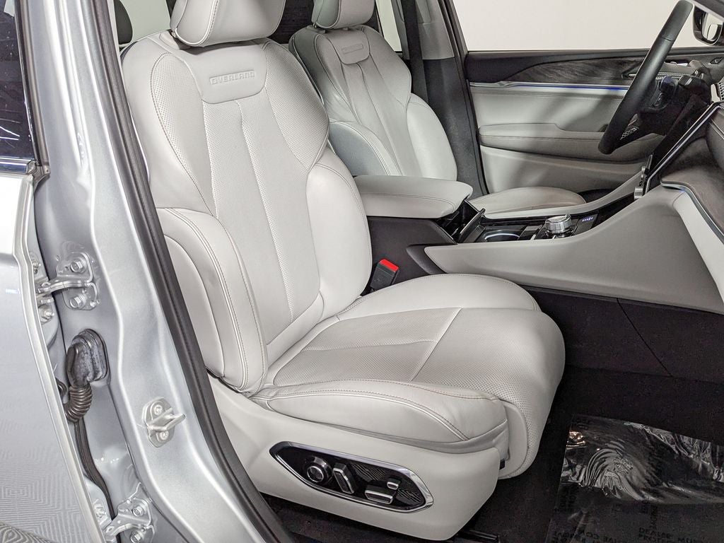 2022 Jeep Grand Cherokee Overland