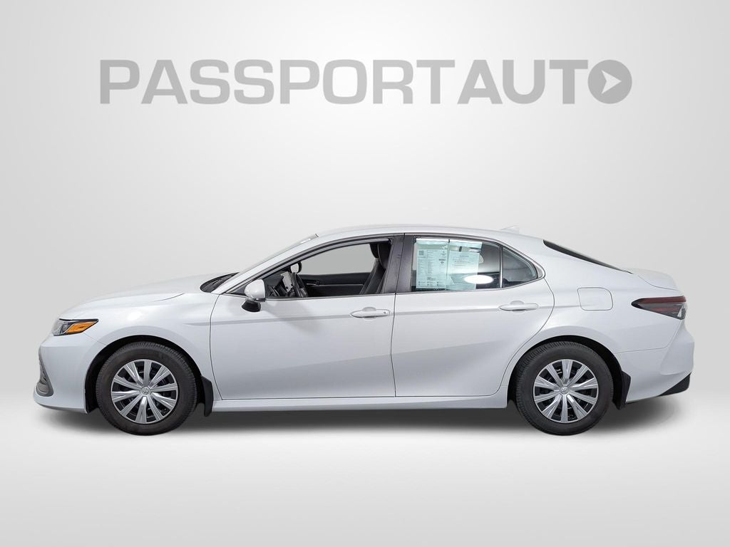 2022 Toyota Camry Hybrid LE