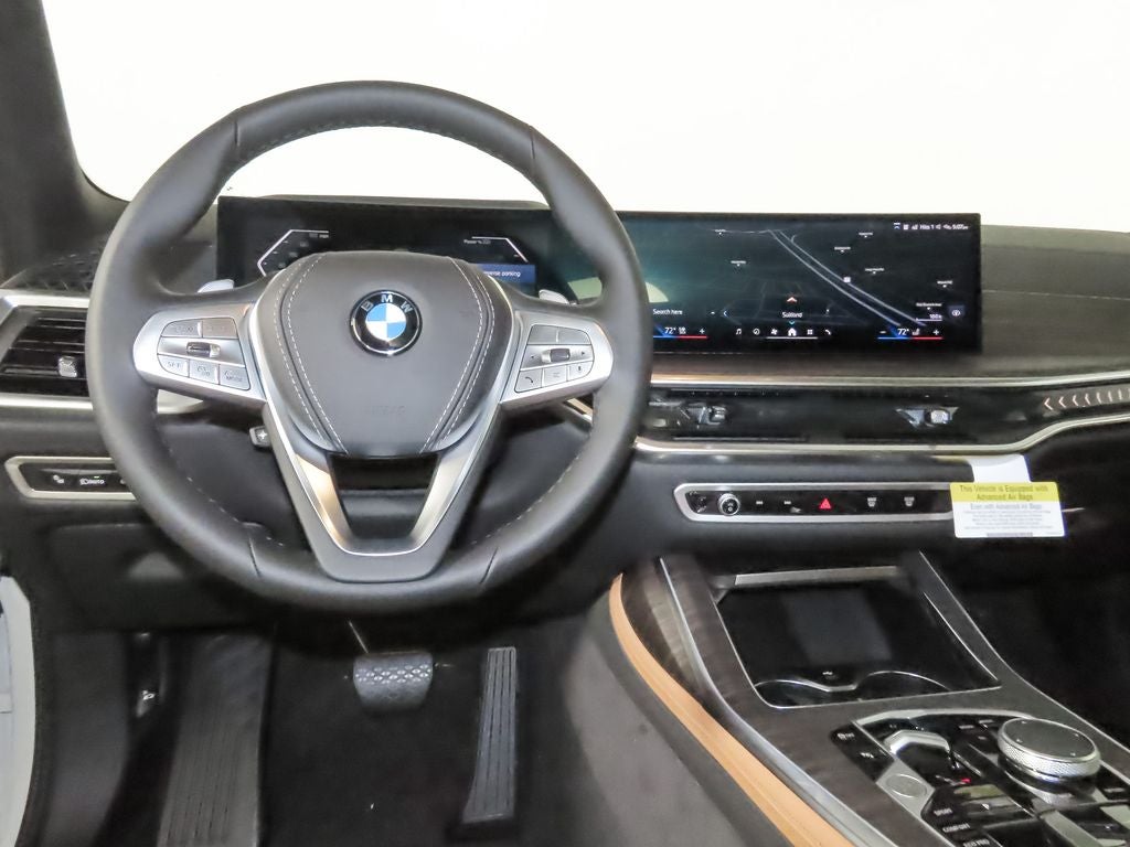 2025 BMW X7 xDrive40i