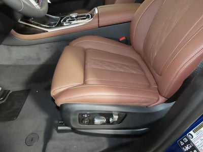 2025 BMW X7 M60i