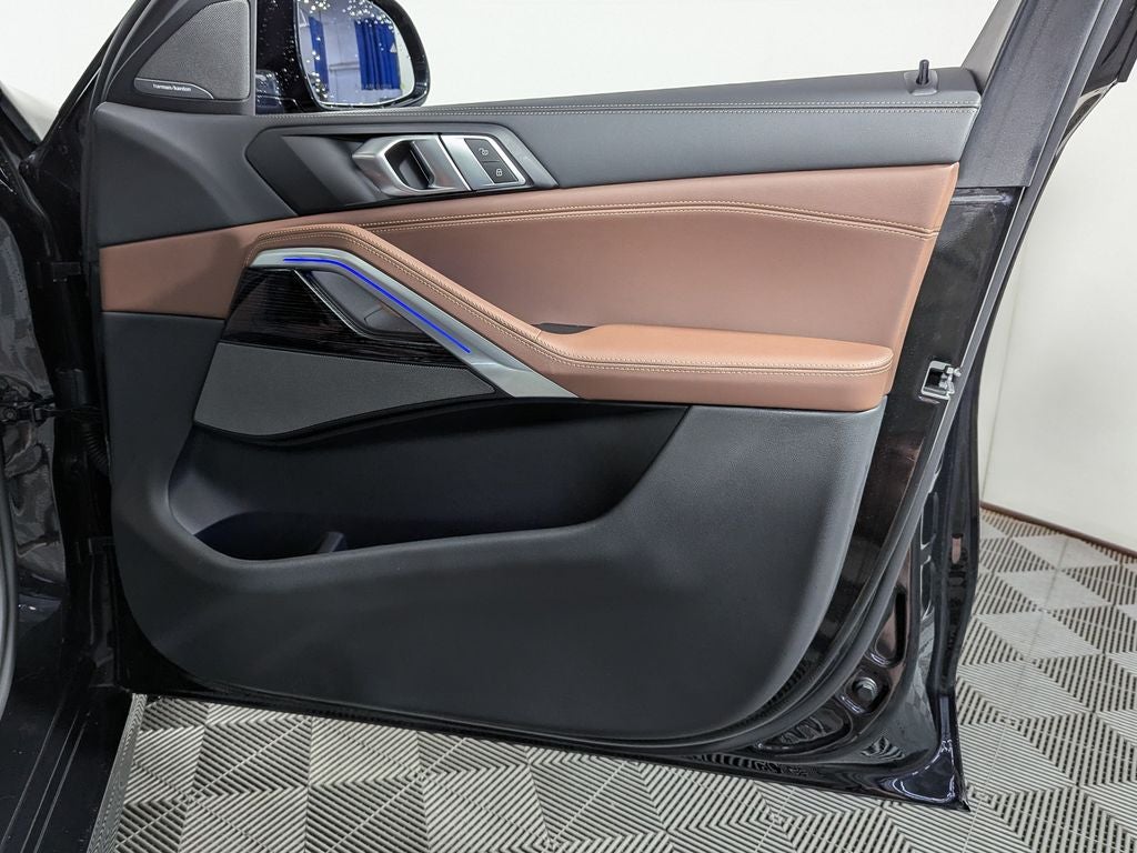 2025 BMW X6 xDrive40i