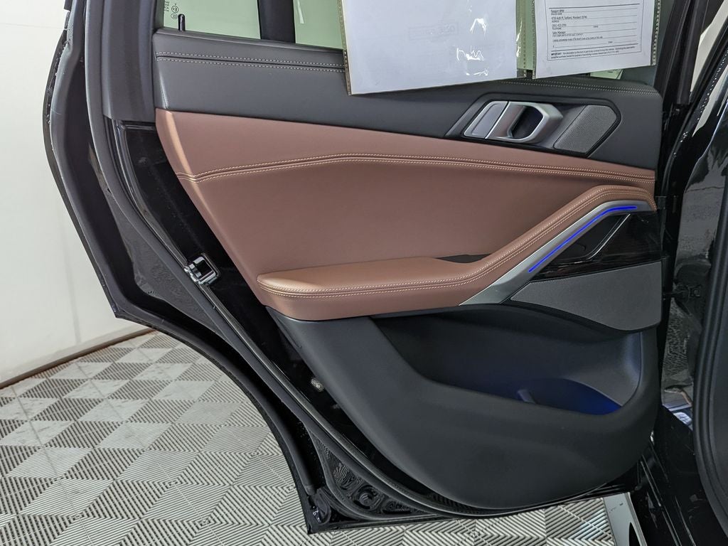 2025 BMW X6 xDrive40i