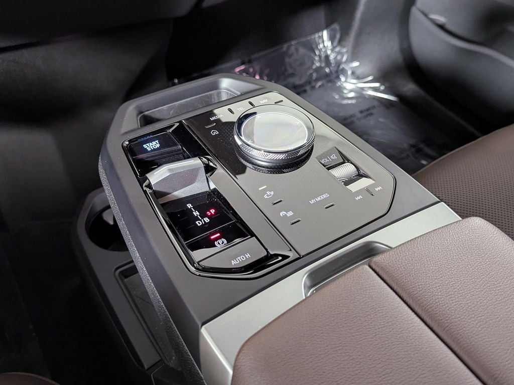 2025 BMW iX xDrive50
