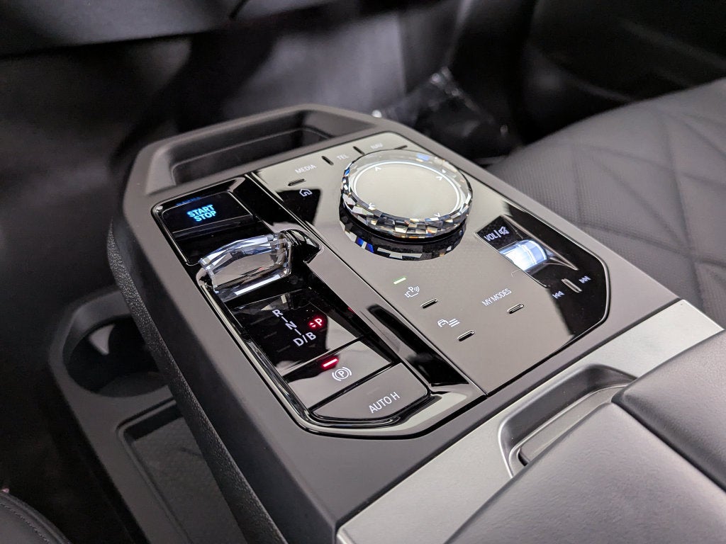 2026 BMW iX xDrive60