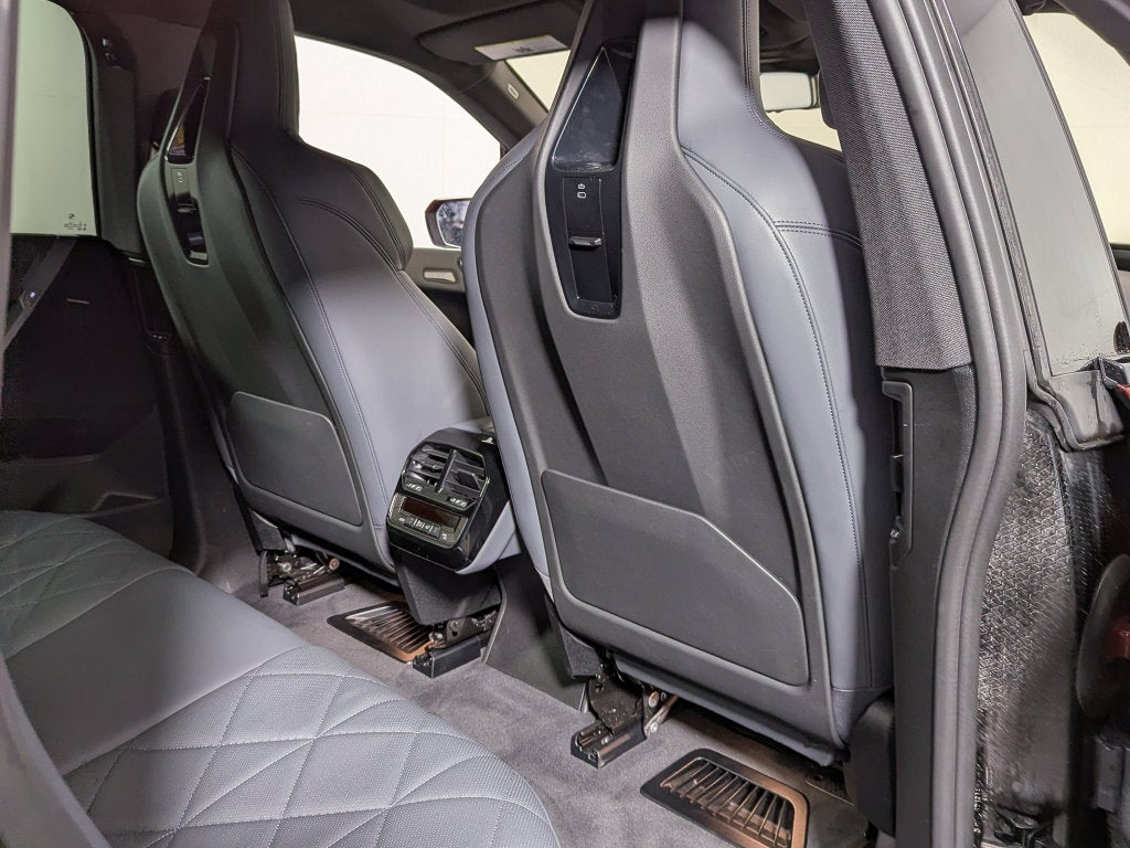 2026 BMW iX xDrive60